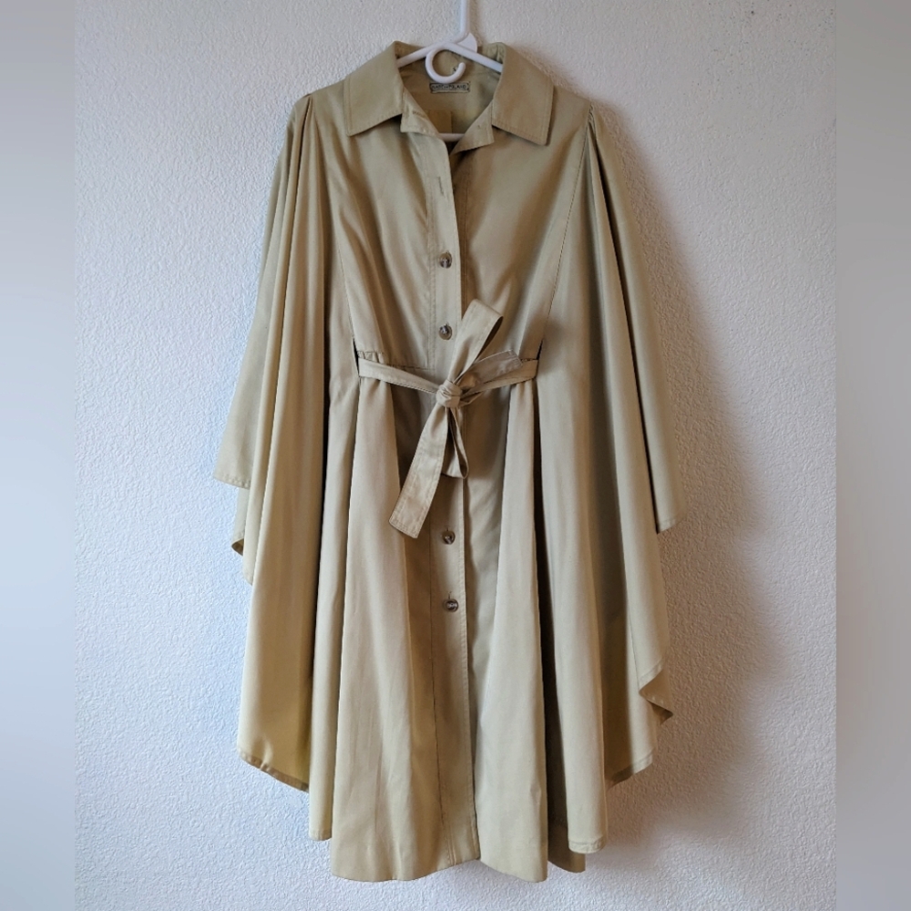 Polish Overcoat - Women's Size Small - Beige